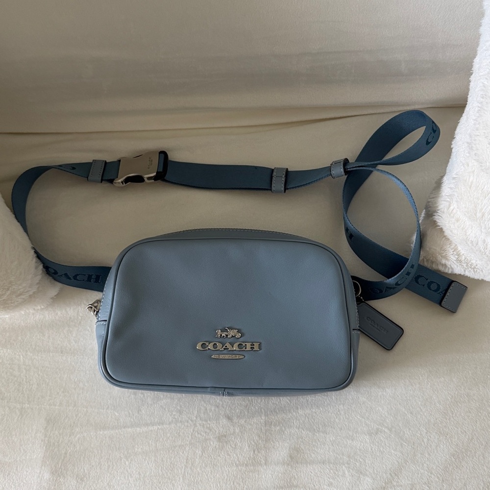 Coach Sky Blue Leather waist bag Fanny pack waistbag crossbody Pouch bag pocket - Picture 3 of 6